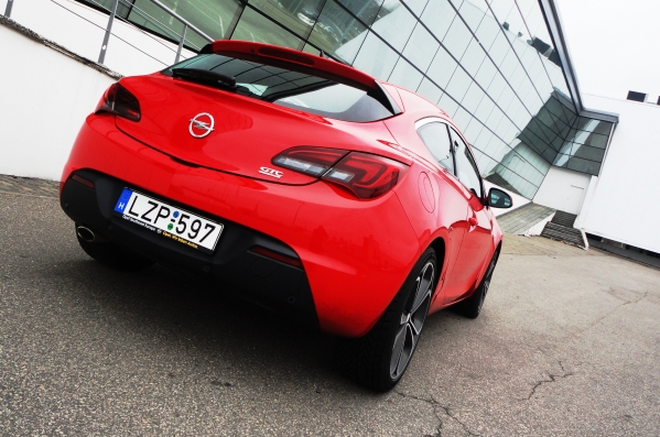 https://wcar.sets.lv/cars/Opel/Astra GTC/1337123066-opel3.JPG